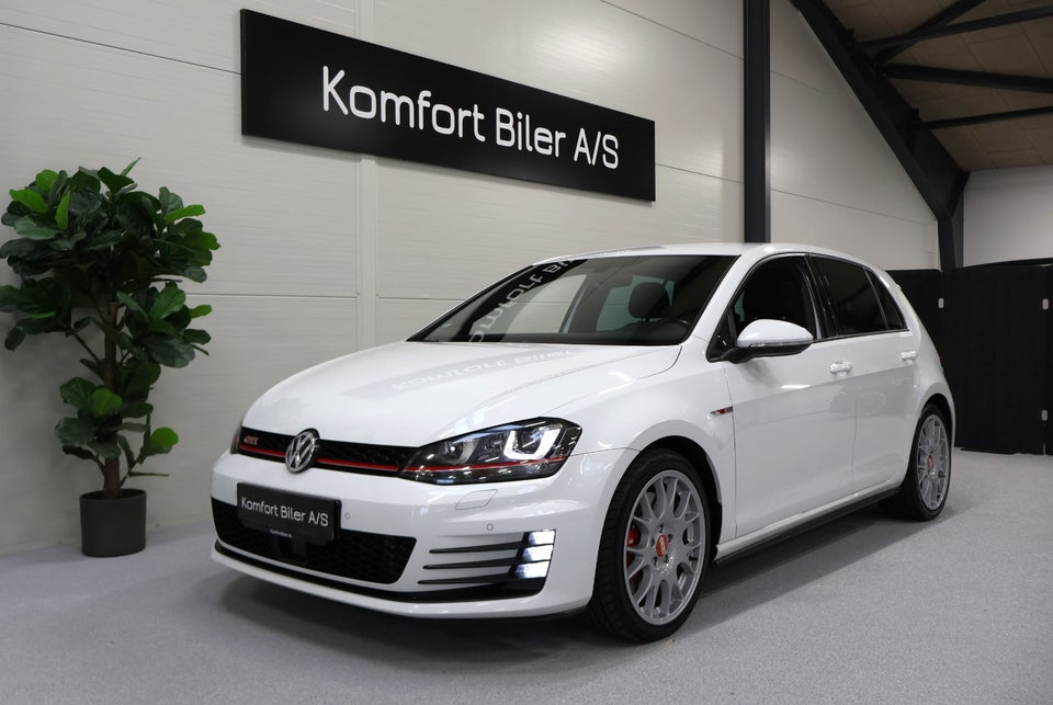 VW Golf VII 2,0 GTi Performance DSG BMT 5d