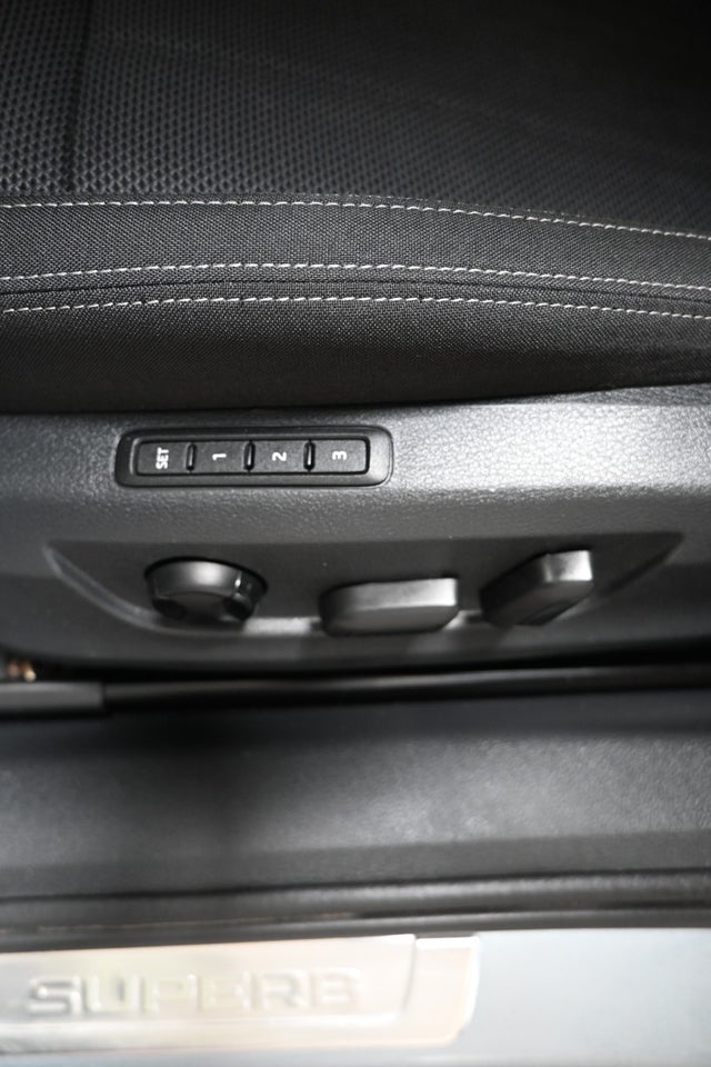 Skoda Superb 1,4 TSi iV Plus Combi DSG 5d