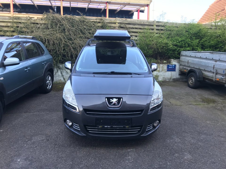 Peugeot 5008 1,6 HDi 110 Premium 7prs 5d