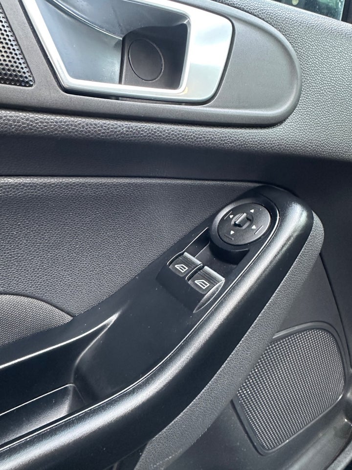 Ford Fiesta 1,0 65 Titanium 5d