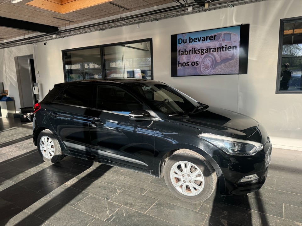Hyundai i20 1,25 EM-Edition 5d
