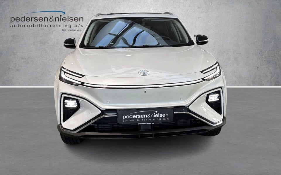 MG Marvel R Luxury 5d