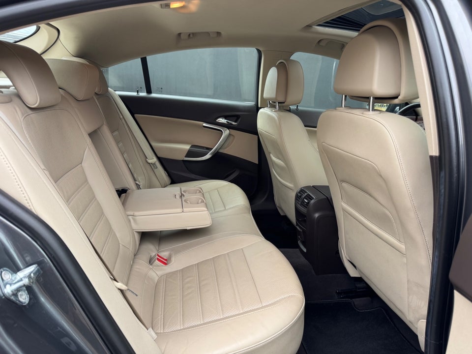 Opel Insignia 1,6 T 180 Cosmo 5d
