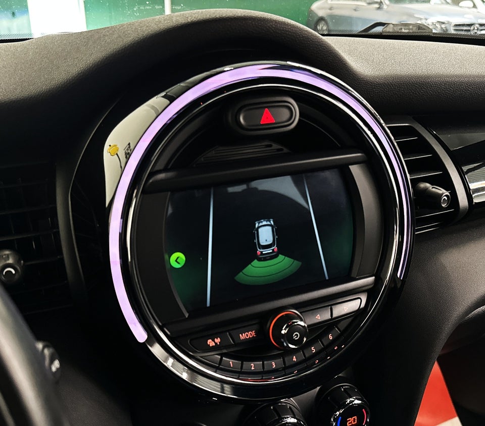 MINI Cooper 1,5 Connected Edition 3d