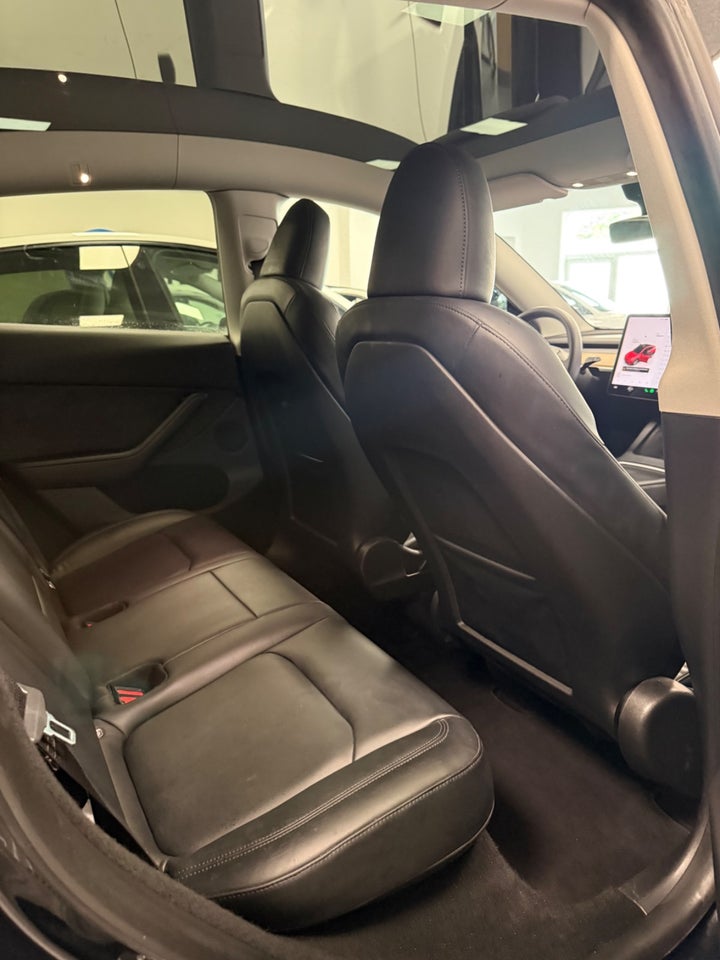 Tesla Model Y Long Range AWD 5d