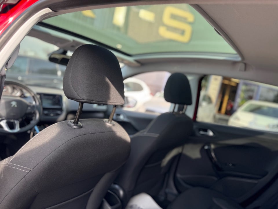 Peugeot 208 1,6 BlueHDi 100 Allure Sky 5d