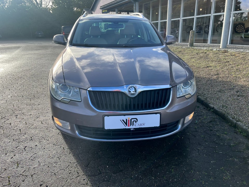 Skoda Superb 2,0 TDi 170 Elegance Combi DSG 5d
