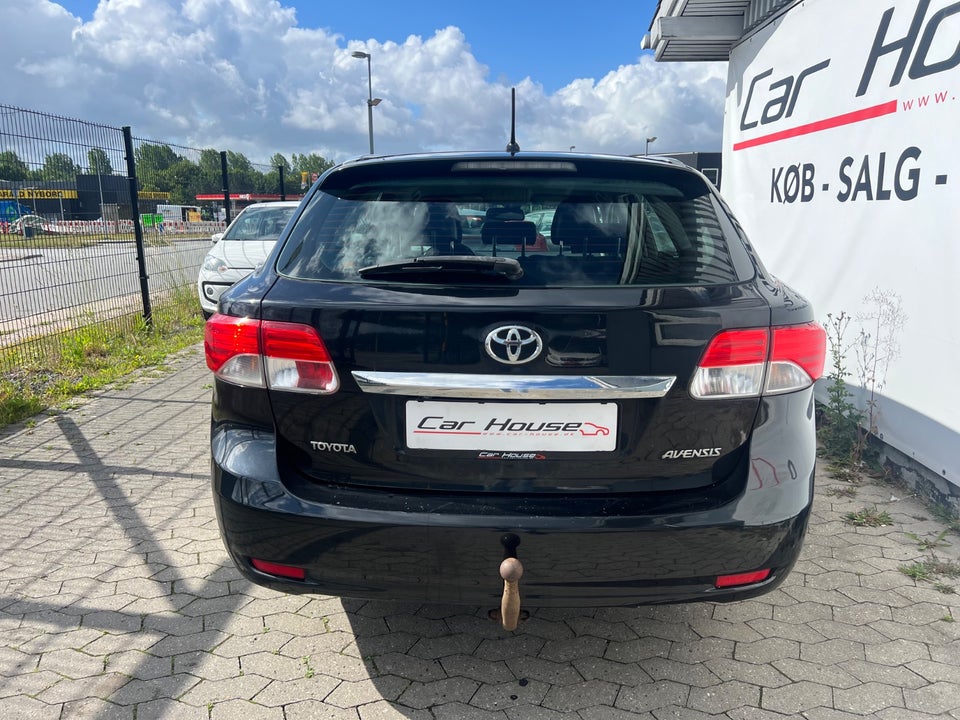 Toyota Avensis 2,0 D-4D T1 stc. 5d