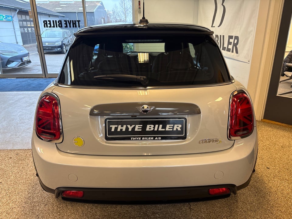 MINI Cooper SE Experience 3d