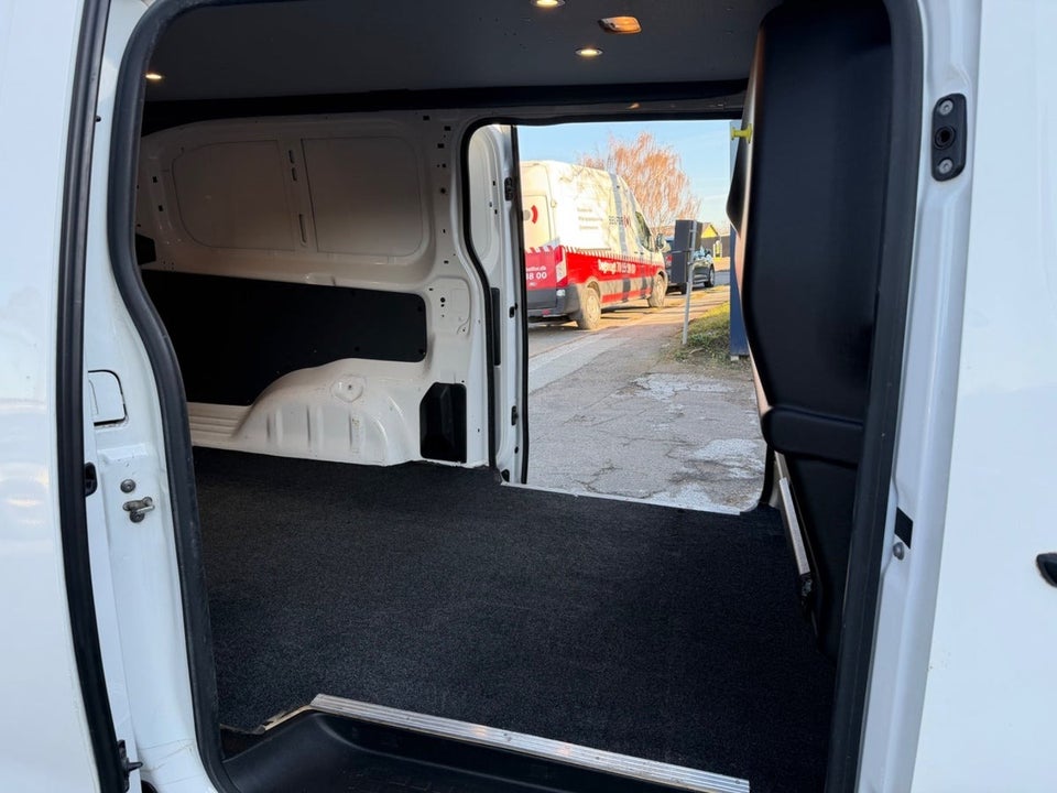 Toyota ProAce 2,0 D 120 Long Comfort Master aut. 5d