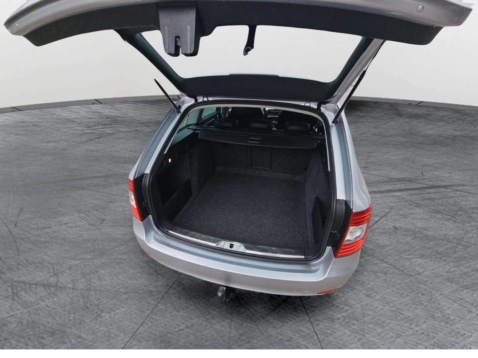 Skoda Superb 1,8 TSi 160 Elegance Combi DSG 5d