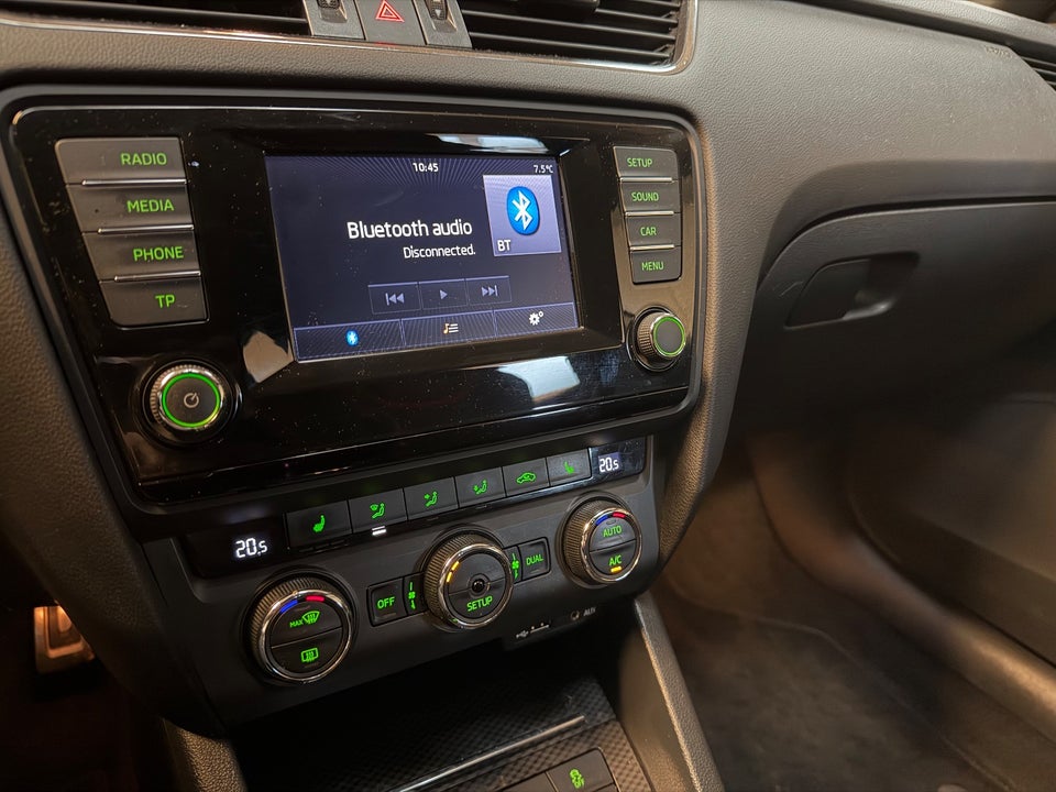 Skoda Octavia 2,0 TSi 220 RS Combi DSG 5d