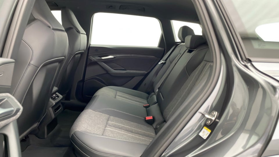 Audi Q6 e-tron S-line quattro 5d