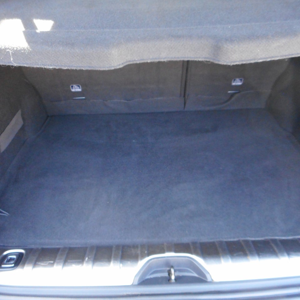 Peugeot 2008 1,6 BlueHDi 100 Allure Sky 5d