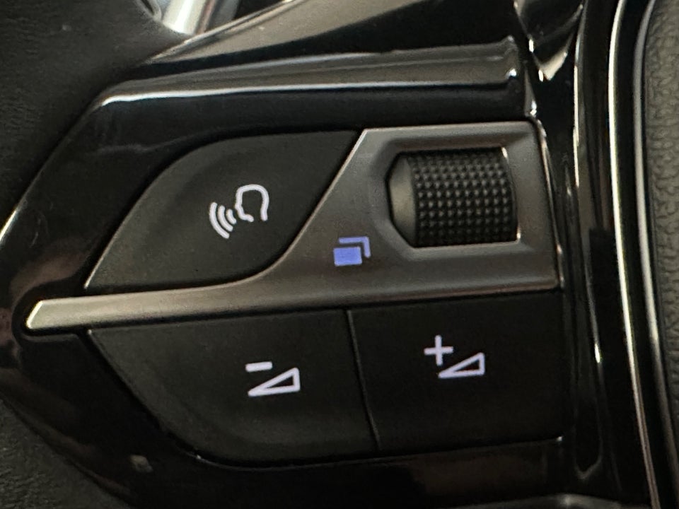 Peugeot 3008 1,6 Hybrid Allure Limited EAT8 5d