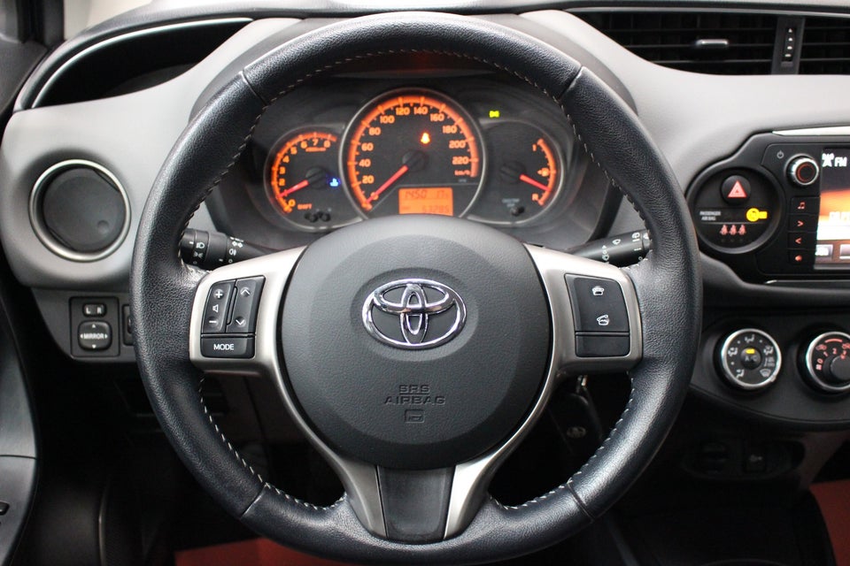 Toyota Yaris 1,3 VVT-i T2 Premium 5d