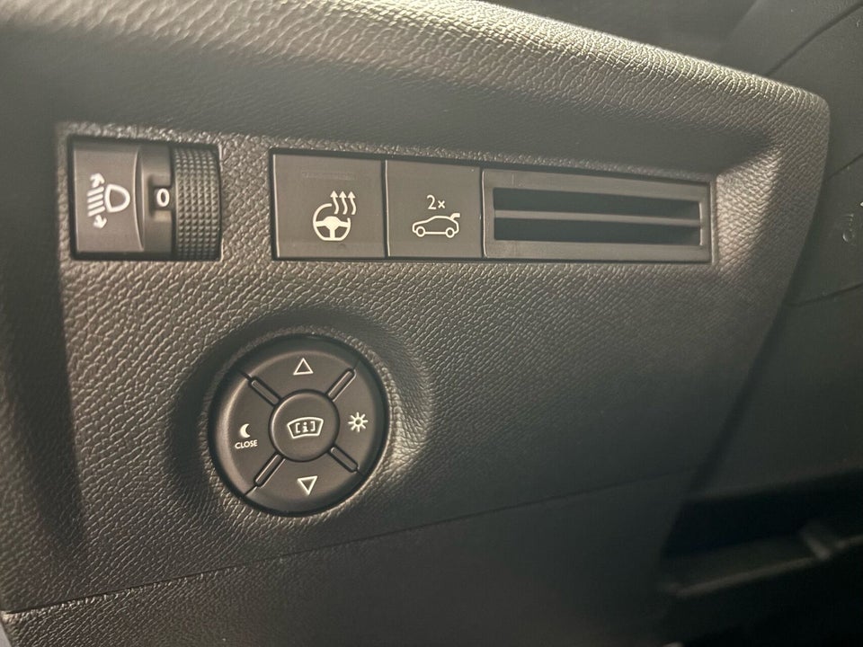 Citroën ë-C4 X 50 Shine 4d