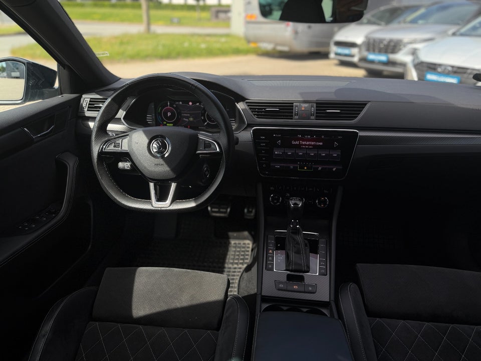 Skoda Superb 1,4 TSi iV Sportline Combi DSG 5d