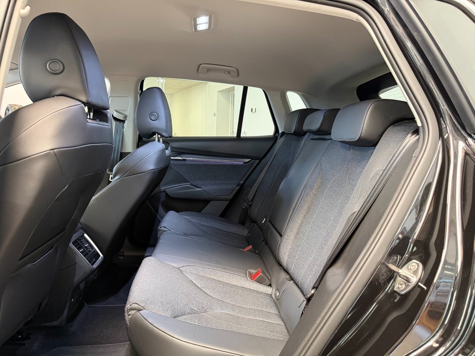 Skoda Elroq 85 iV Loft 5d