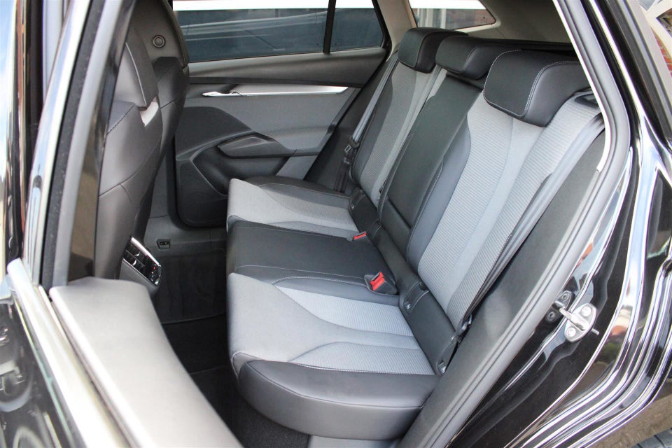 Skoda Enyaq 80 iV Loft 5d