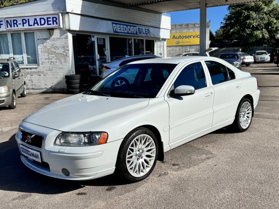 Volvo S60 2,5 T Summum aut. 4d