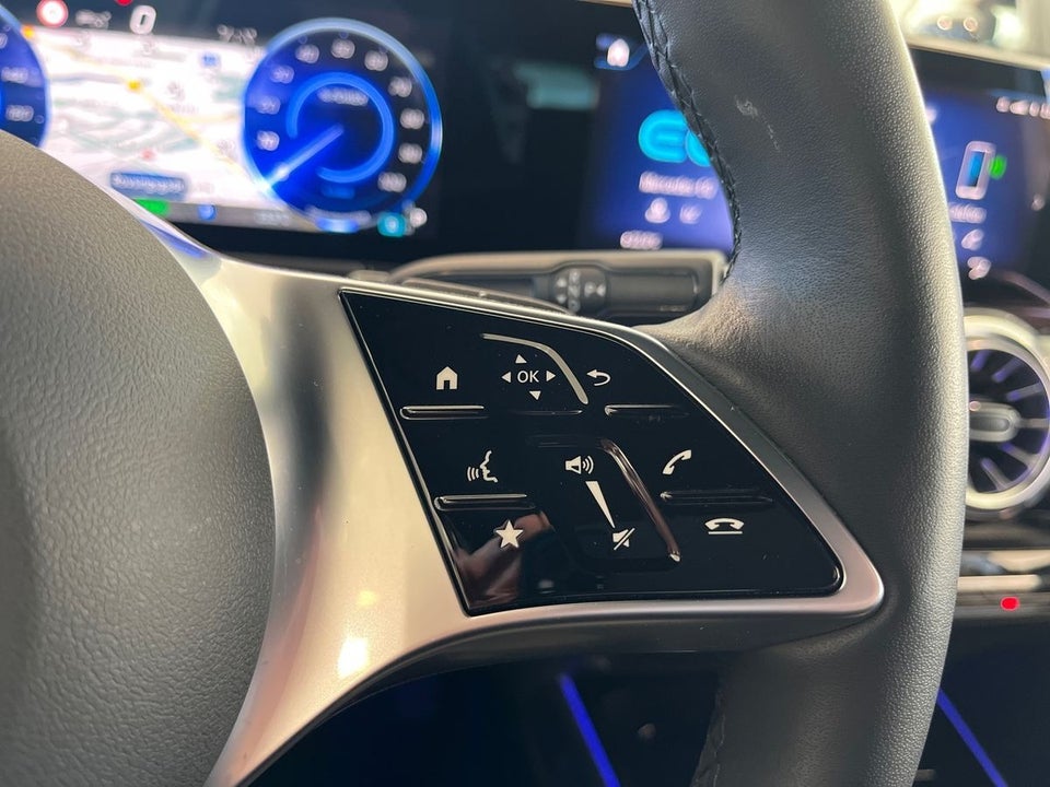 Mercedes EQB300 Progressive 4Matic 5d