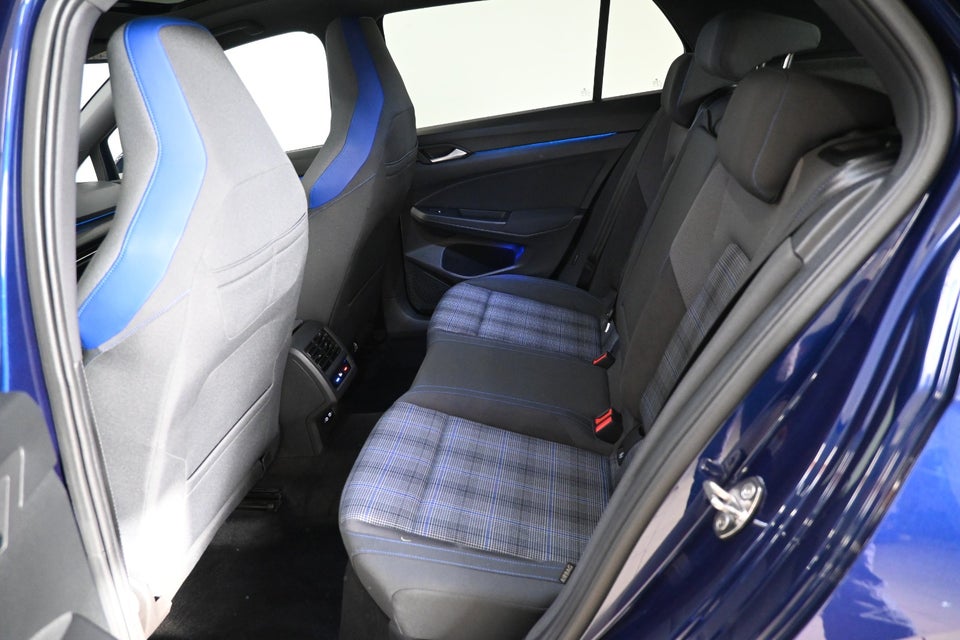 VW Golf VIII 1,4 GTE DSG 5d