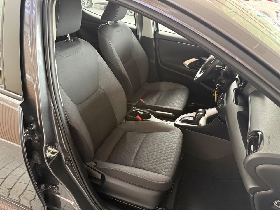 Toyota Yaris 1,5 Active CVT 5d