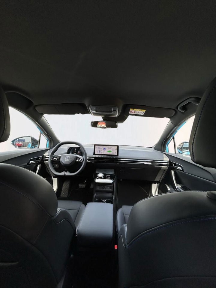 MG 4 77 Luxury Extended Range 5d