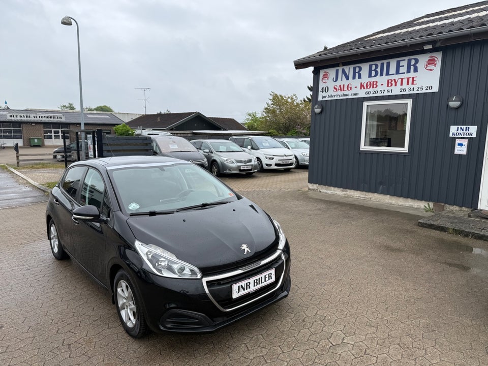Peugeot 208 1,2 VTi 82 Allure Sky 5d