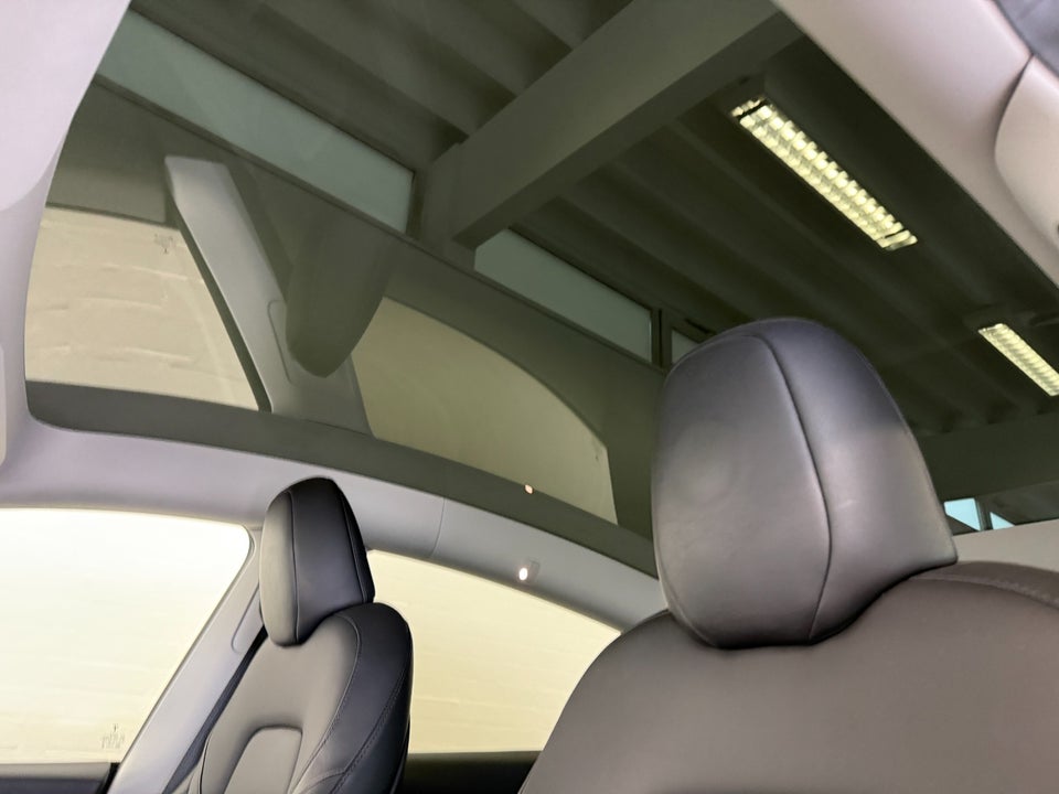 Tesla Model Y Long Range AWD 5d