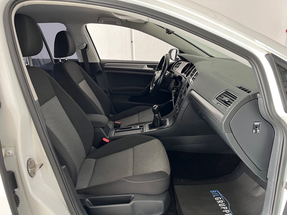 VW Golf VII 1,6 TDi 110 BlueMotion Van 5d