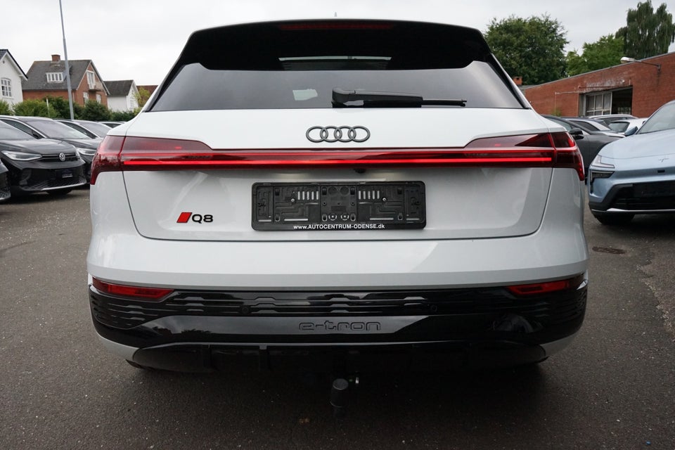 Audi Q8 e-tron 55 S-line Black Style quattro 5d