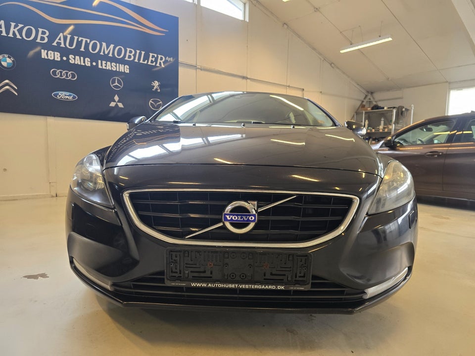 Volvo V40 1,6 D2 115 Kinetic 5d