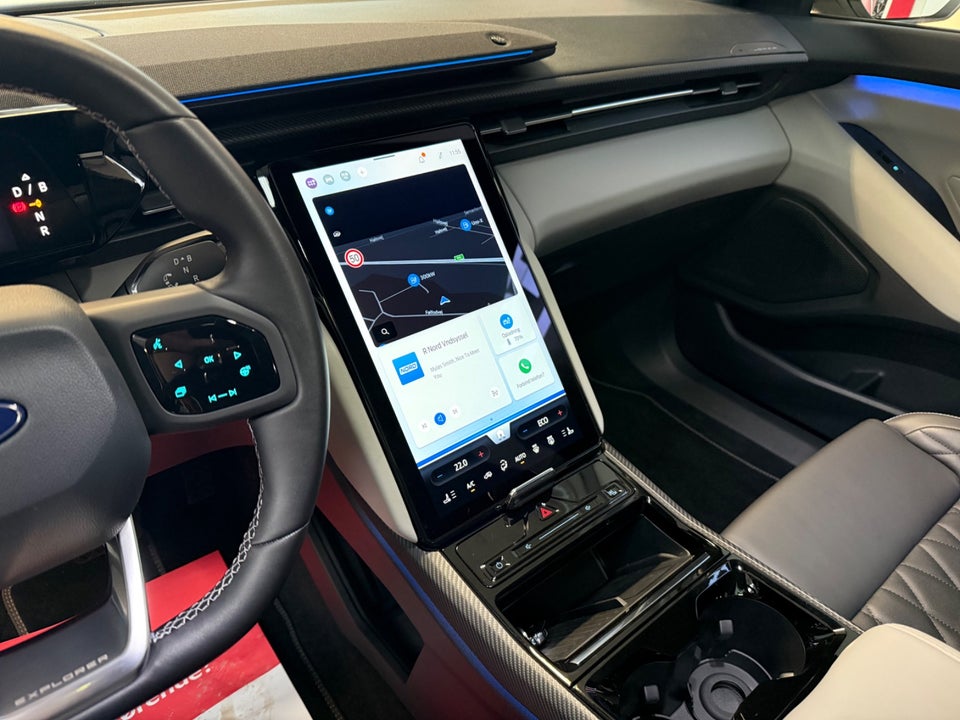 Ford Explorer 82 Premium Extended Range 5d