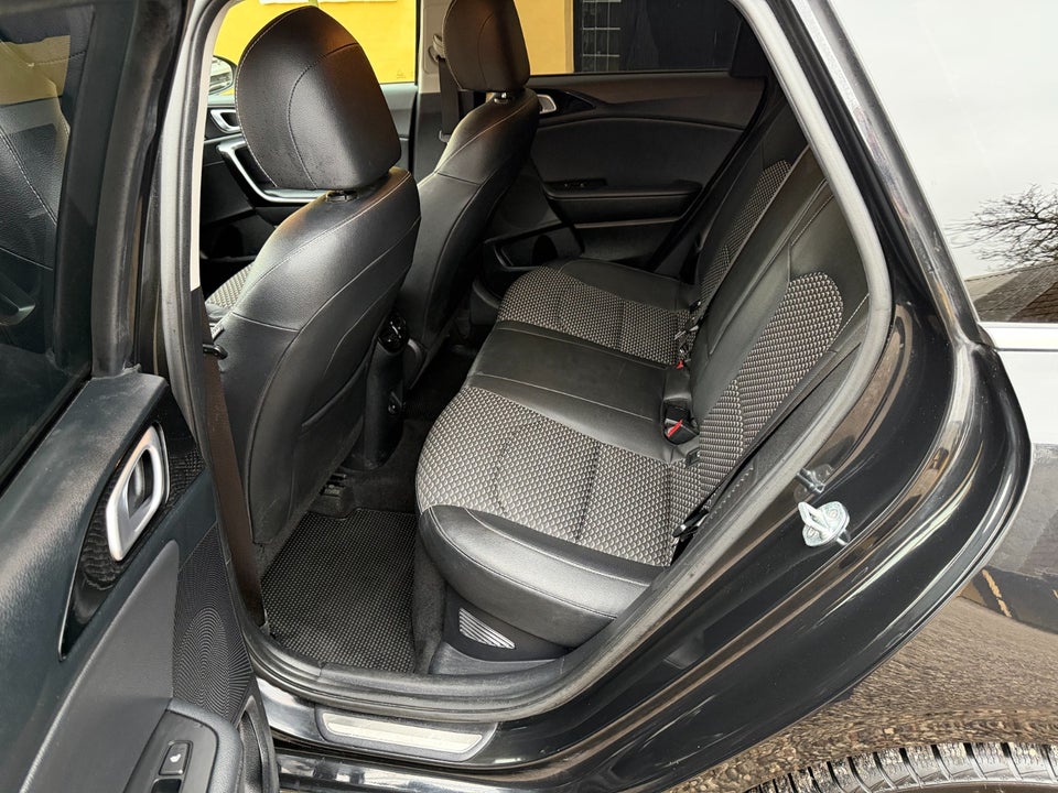 Kia Ceed 1,6 PHEV Upgrade SW DCT 5d