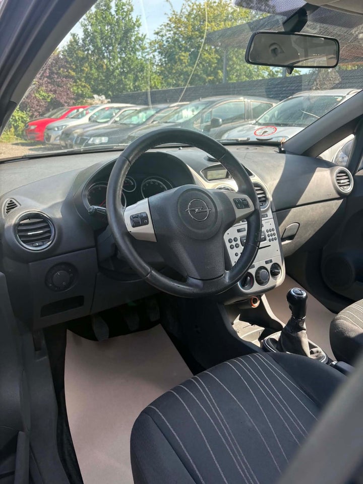 Opel Corsa 1,0 12V Enjoy 5d