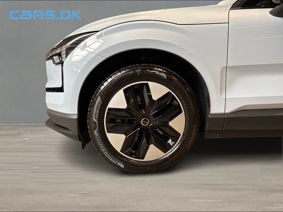 Volvo EX30 Standard Range Core 5d