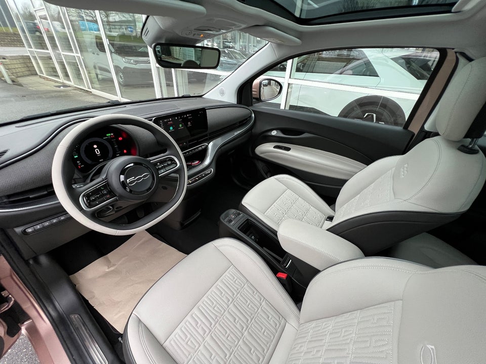 Fiat 500e 42 la Prima 3+1 4d