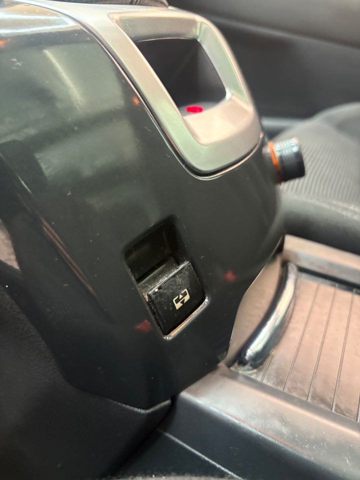 Peugeot 5008 1,6 HDi 110 Premium 7prs 5d