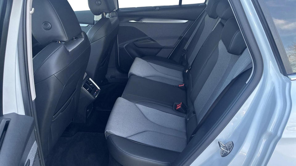 Skoda Enyaq 80 iV Premium 5d