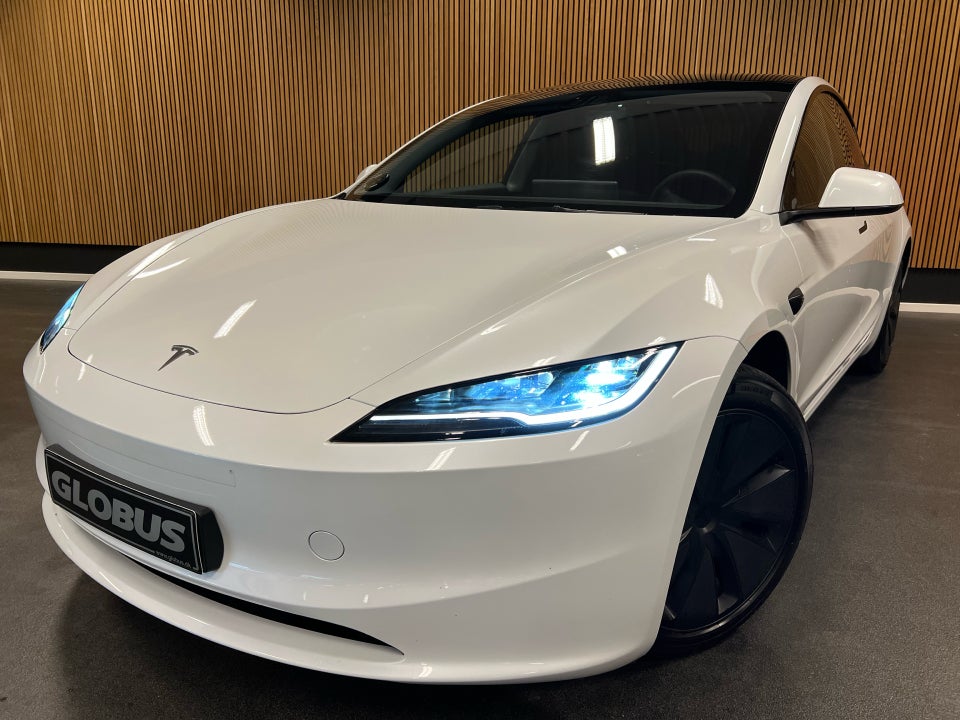 Tesla Model 3 Long Range AWD 4d