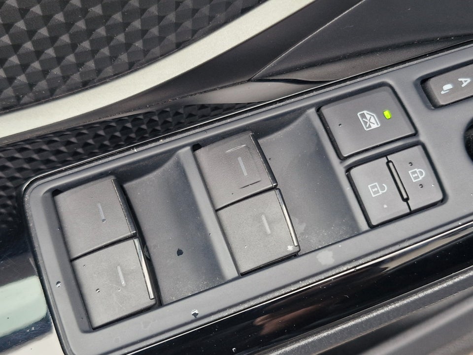 Toyota C-HR 1,8 Hybrid C-LUB Premium CVT 5d
