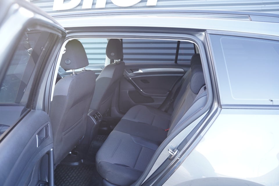 VW Golf VII 1,4 TSi 125 Comfortline Variant DSG 5d