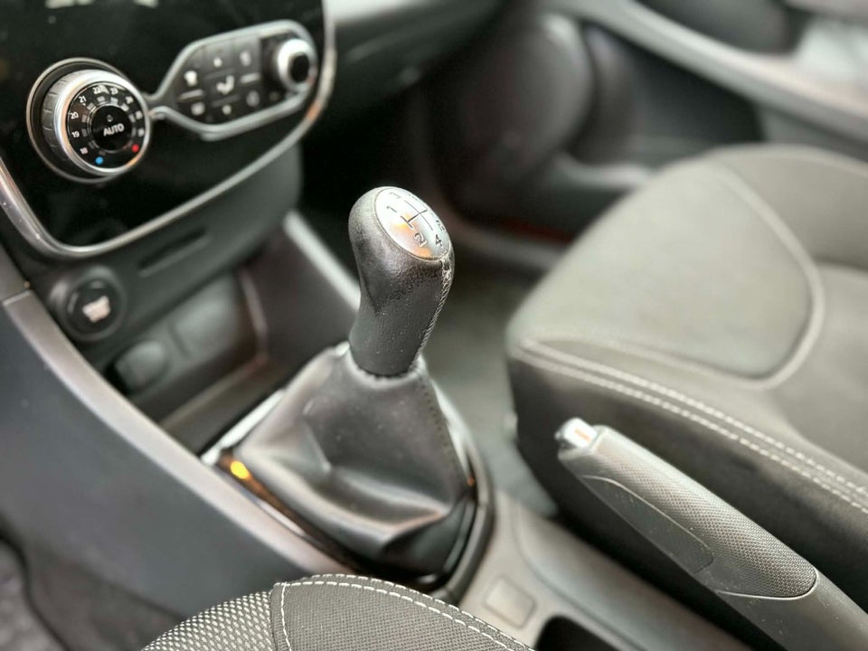 Renault Clio IV 0,9 TCe 90 Expression Sport Tourer 5d