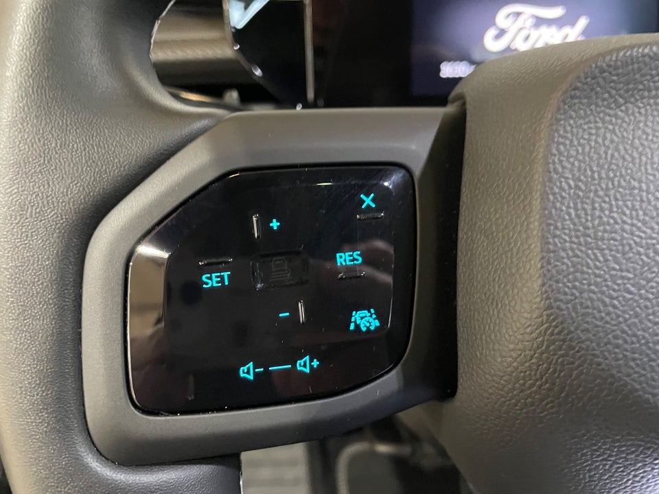 Ford Explorer 82 Premium Extended Range 5d