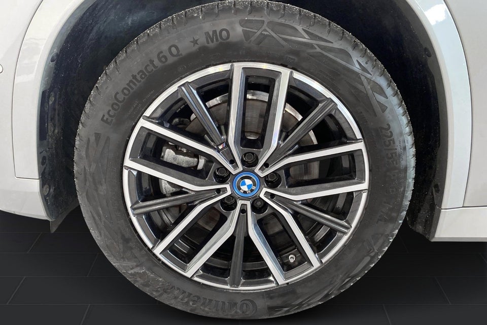 BMW iX1 xDrive30 M-Sport 5d