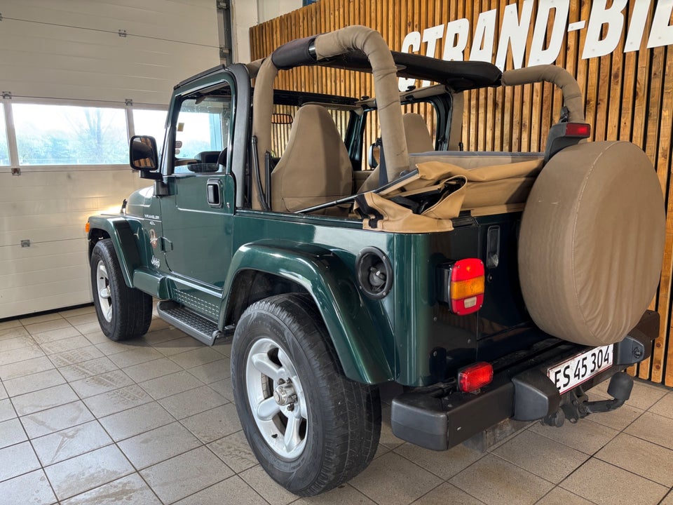 Jeep Wrangler 4,0 Sahara aut. 3d