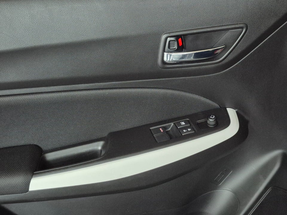 Suzuki Swift 1,2 mHybrid Action Sky 5d