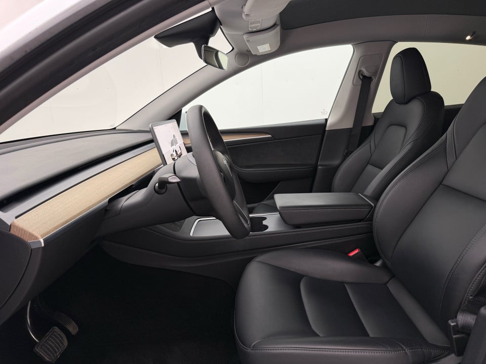 Tesla Model Y RWD 5d